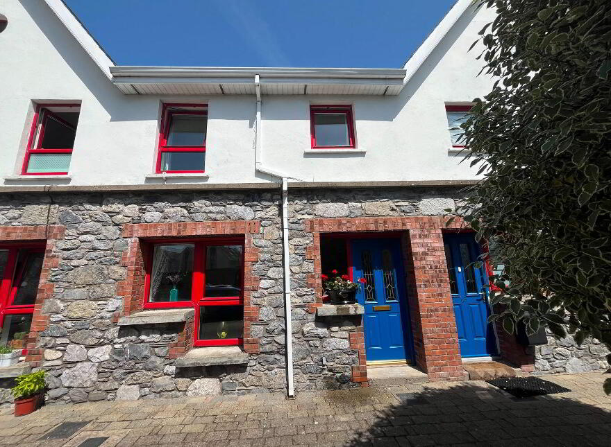 64 The Stables, Mill Road, Midleton, P25R923