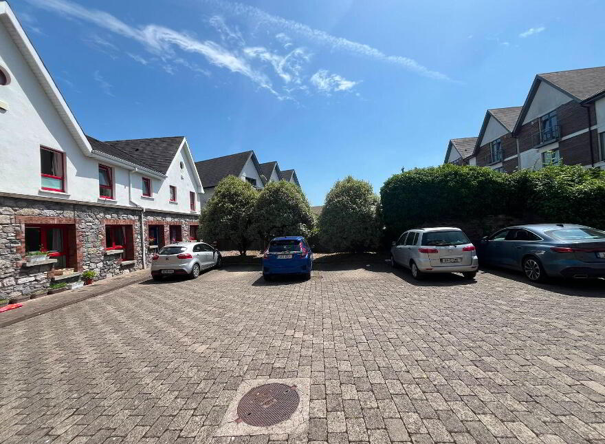 64 The Stables, Mill Road, Midleton, P25R923
