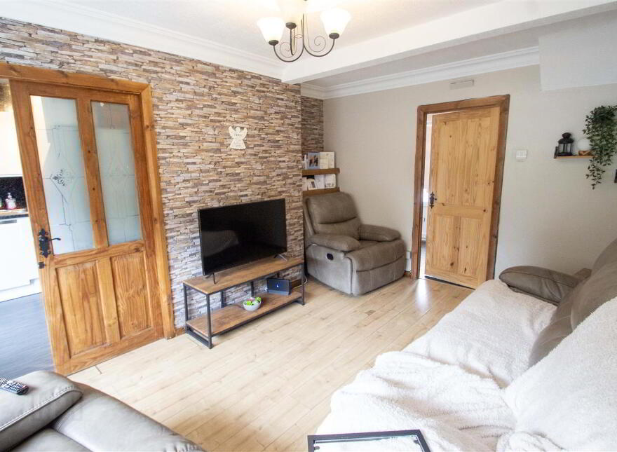 72 Ballymurphy Road, Belfast, BT12 7JN