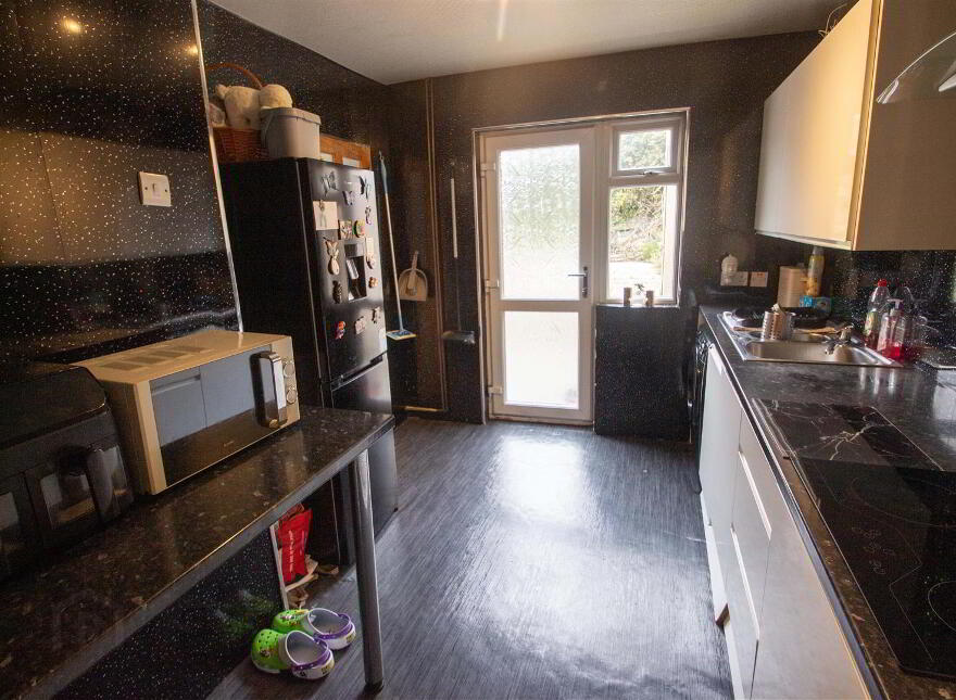 72 Ballymurphy Road, Belfast, BT12 7JN