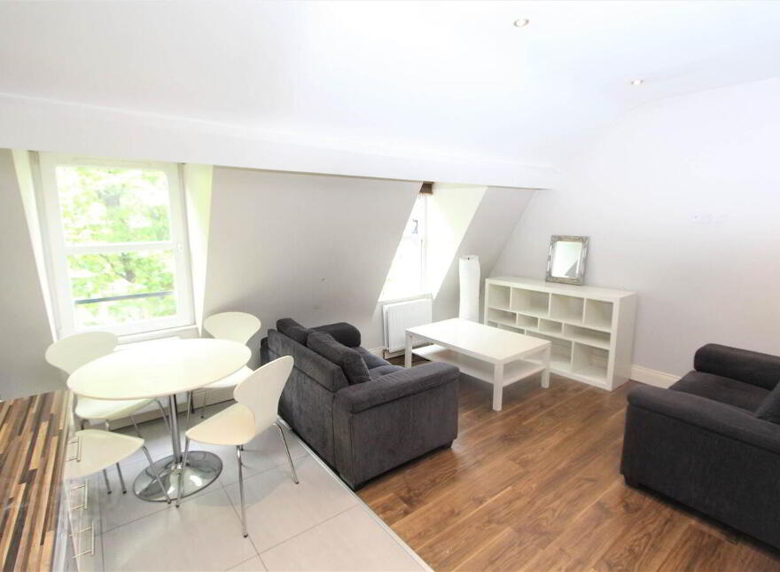 Apartment 3, 108 Stranmillis Road, Belfast, BT9 5AE
