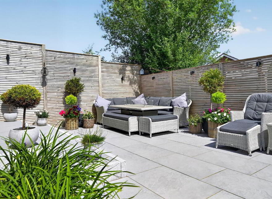 9 Glenhead Avenue, Dunmurry, Belfast, BT17 9AX