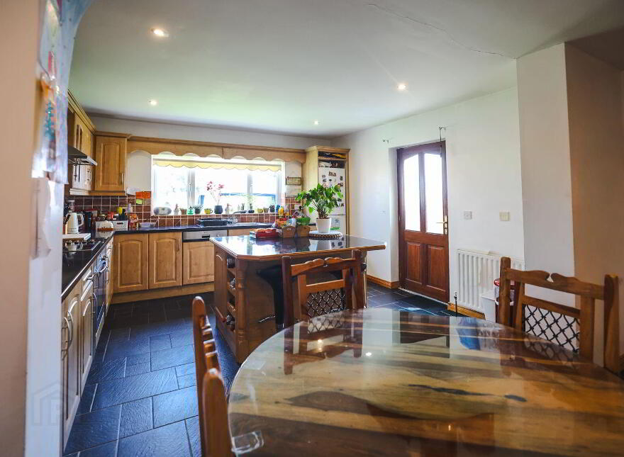11 Bally-Too- Manor, Tarmonbarry, Tarmonbarry, N39C780