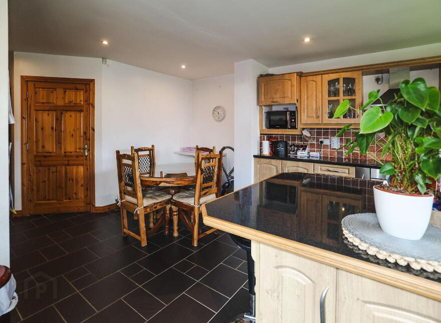 11 Bally-Too- Manor, Tarmonbarry, Tarmonbarry, N39C780