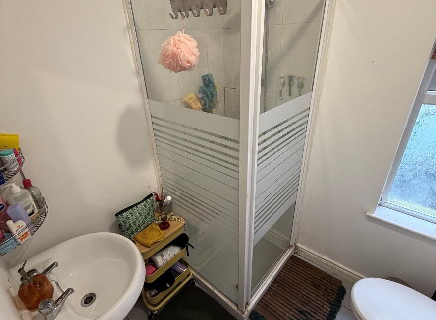 Flat 2, 63 Malone Avenue, Belfast, BT9 6EP