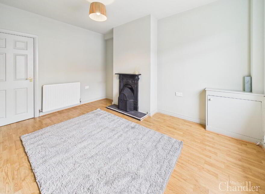26 Ebor Parade, Belfast, BT12 6NS
