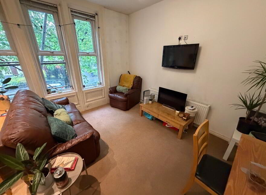 Flat 2, 112 Stranmillis Road, Belfast, BT9 5AE