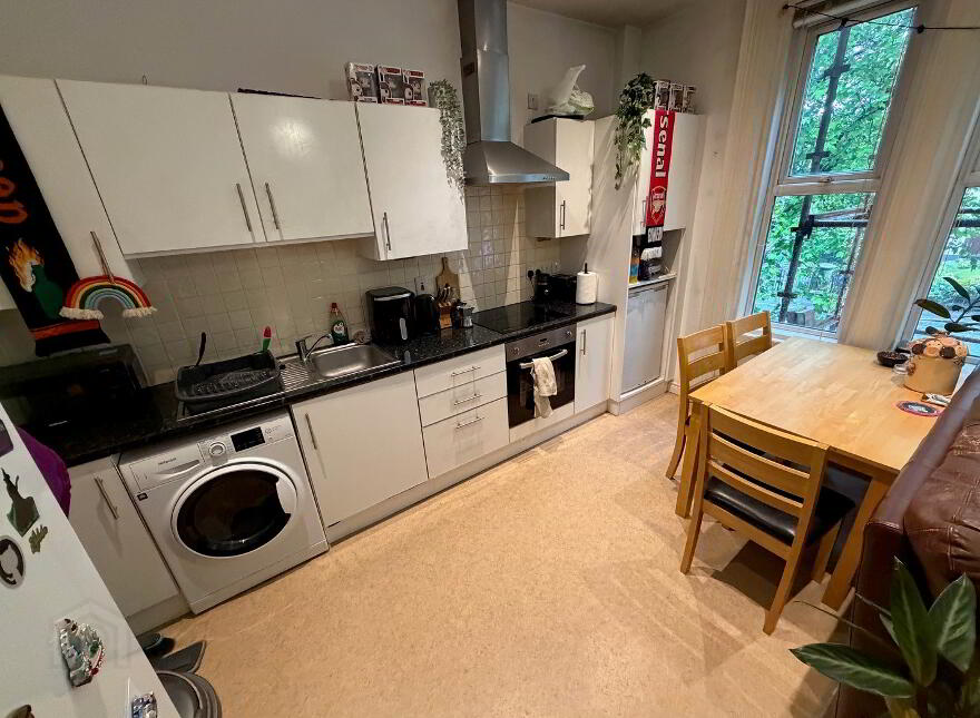 Flat 2, 112 Stranmillis Road, Belfast, BT9 5AE