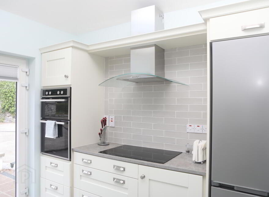 Gan Uimhir, Gore Street, Killala, F26D585