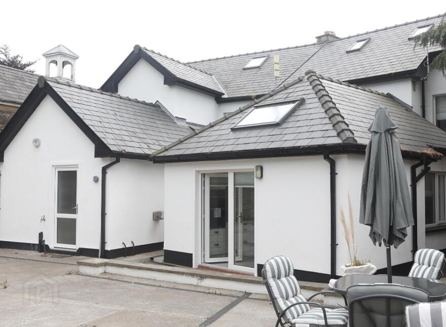 Gan Uimhir, Gore Street, Killala, F26D585