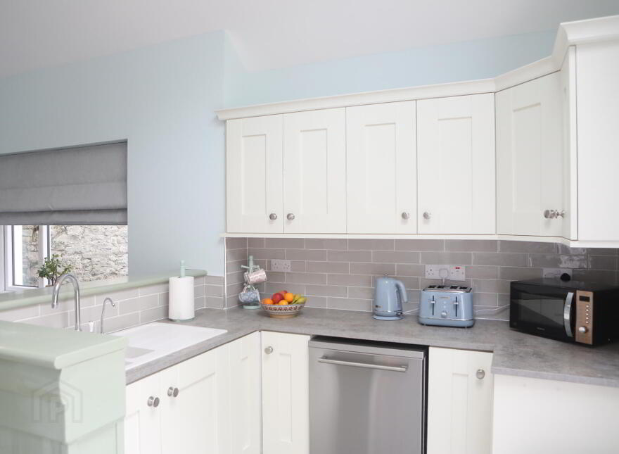 Gan Uimhir, Gore Street, Killala, F26D585