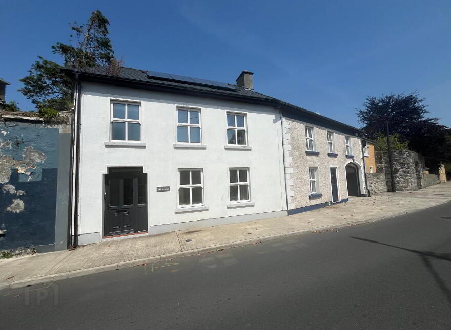 Gan Uimhir, Gore Street, Killala, F26D585