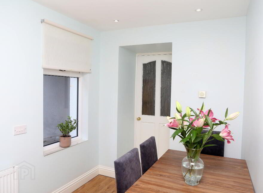 Gan Uimhir, Gore Street, Killala, F26D585