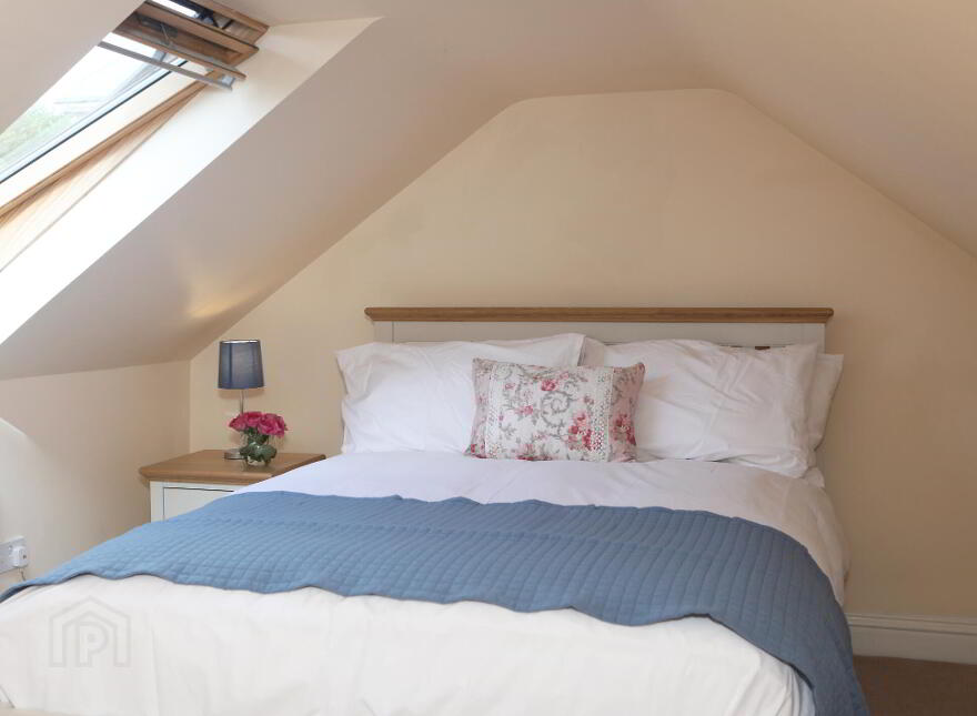 Gan Uimhir, Gore Street, Killala, F26D585
