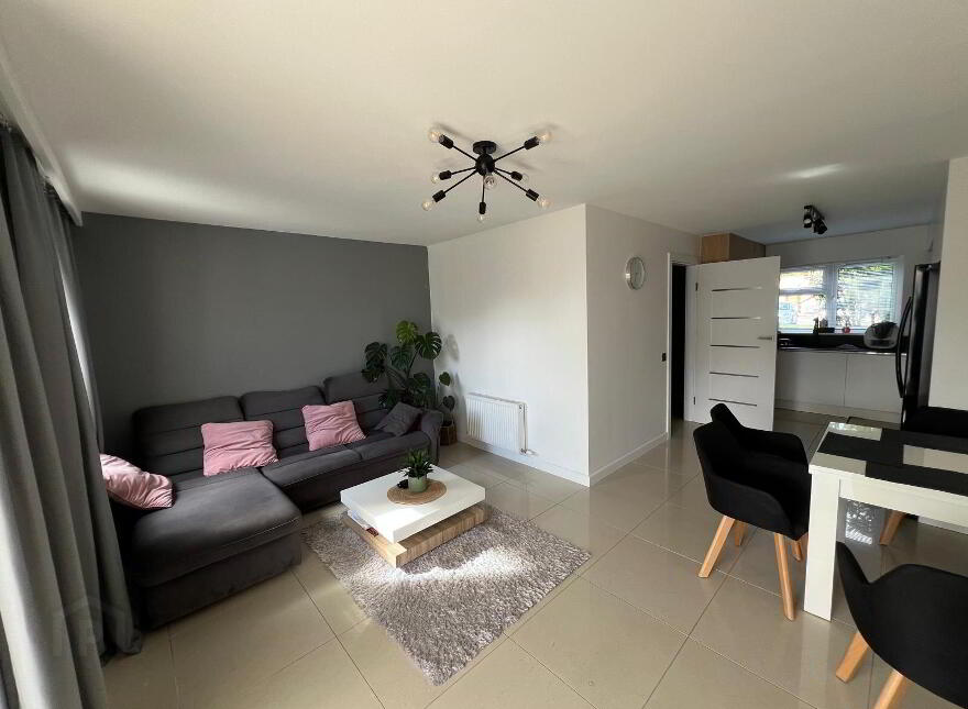 7 Fernbrook, Castlelake, Carrigtwohill, T45T935