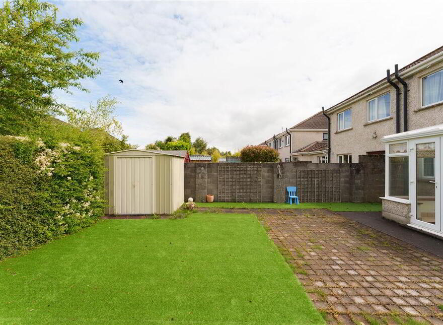 1 The Grove, Liffey Hall, Newbridge, W12TW28