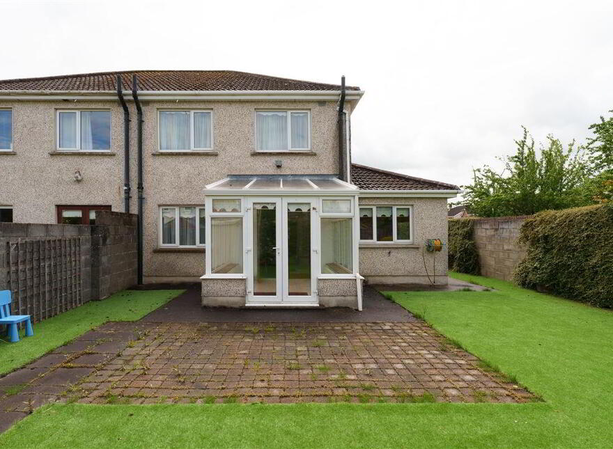 1 The Grove, Liffey Hall, Newbridge, W12TW28