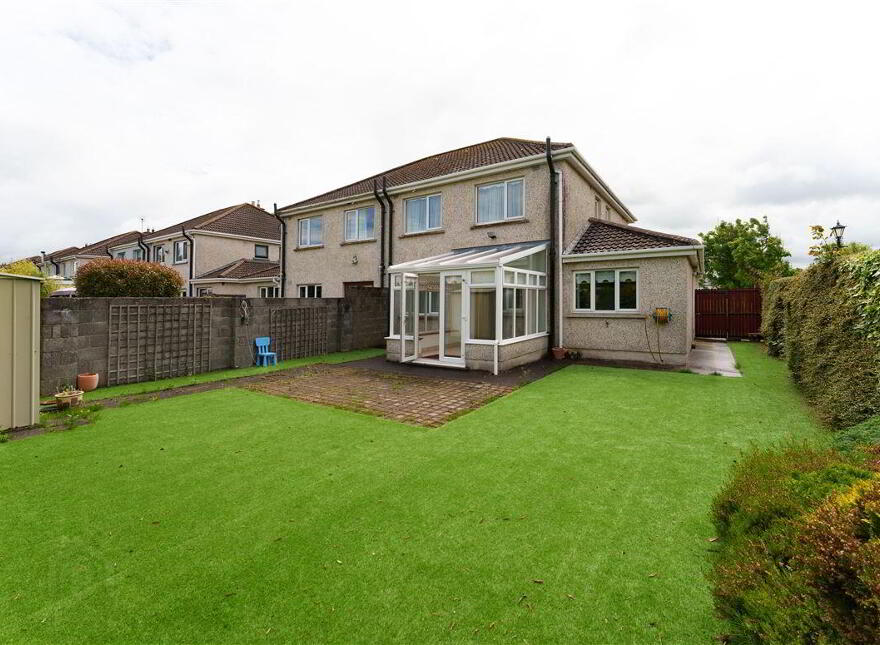1 The Grove, Liffey Hall, Newbridge, W12TW28