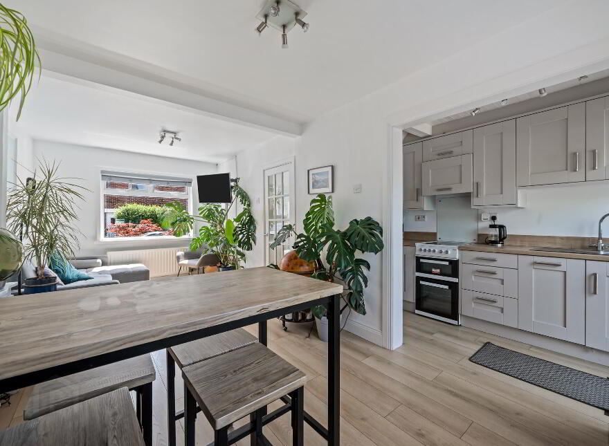 18 Dunraven Parade, Belfast, BT5 6BT