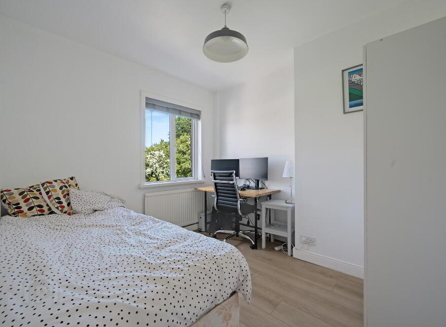 18 Dunraven Parade, Belfast, BT5 6BT