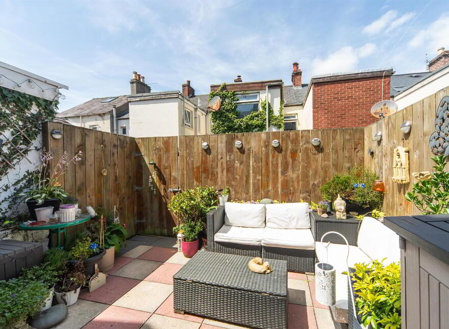 10 Hill Street, Dunmurry, Belfast, BT17 0AD