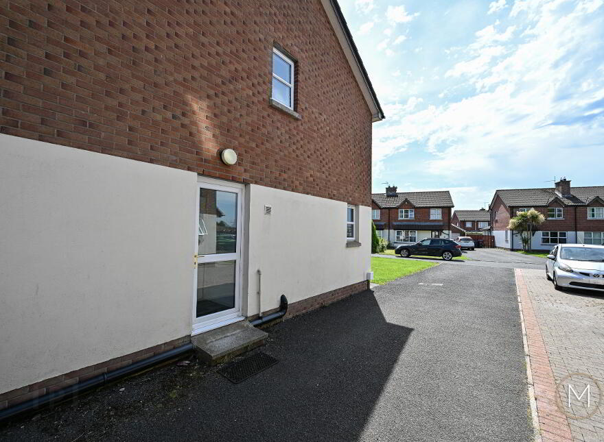 53 Meadowlands, Antrim, BT41 4EU