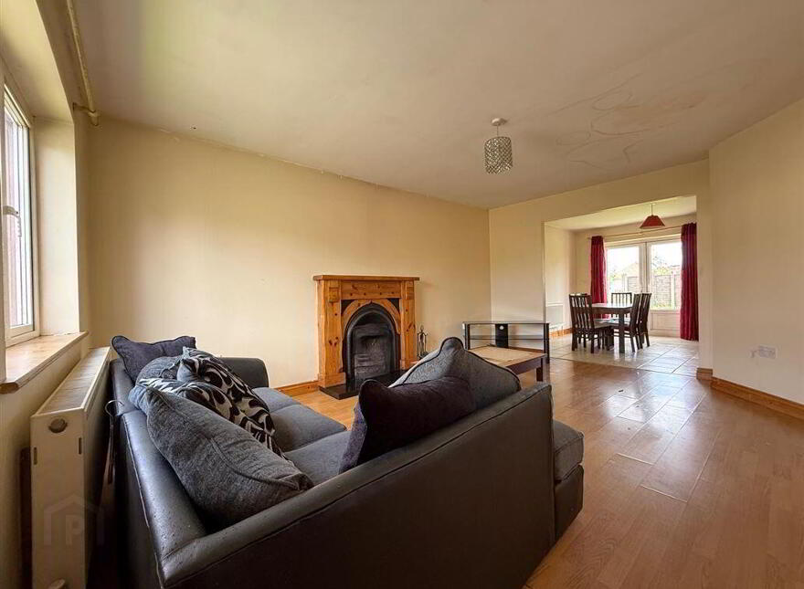 15 River Oaks, Ballaghaderreen, F45FC63