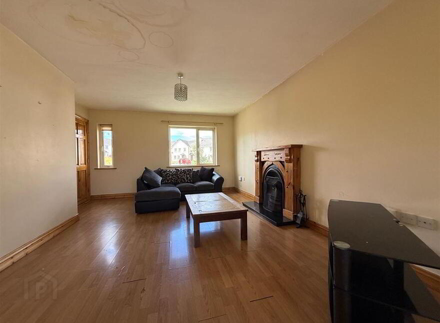 15 River Oaks, Ballaghaderreen, F45FC63