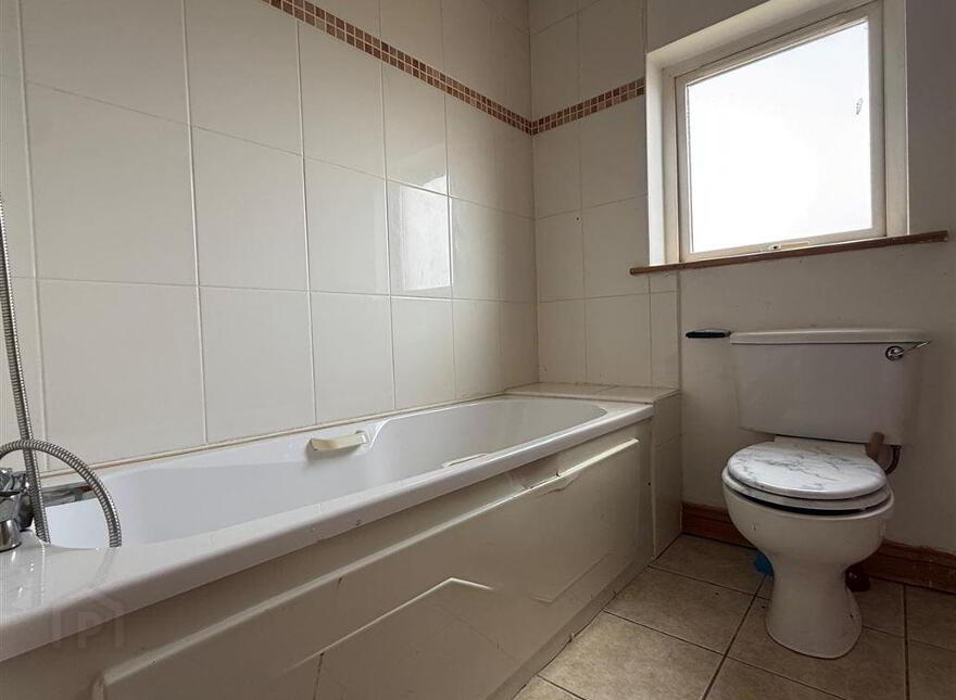 15 River Oaks, Ballaghaderreen, F45FC63