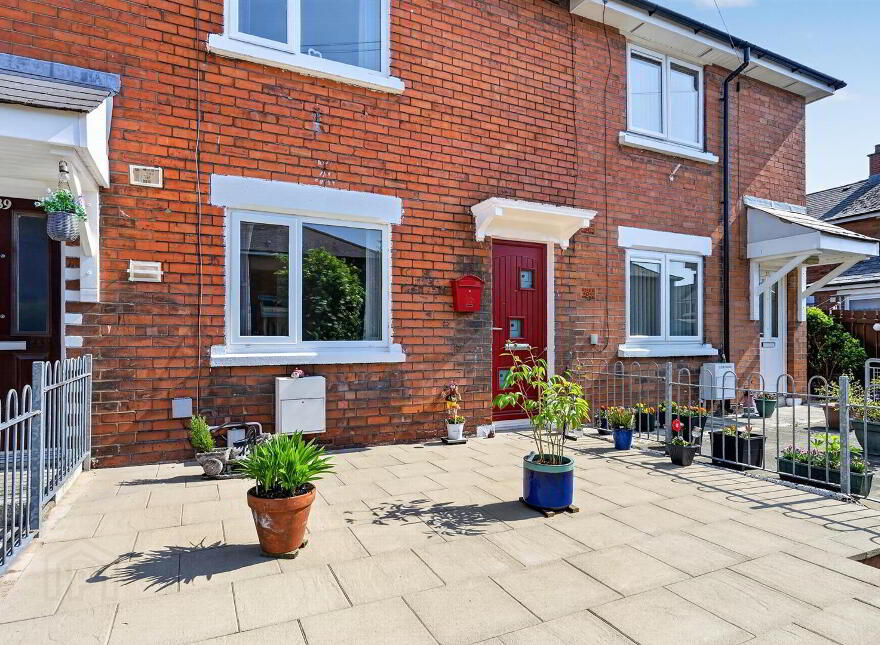 37 Donegall Gardens, Belfast, BT12 6NU