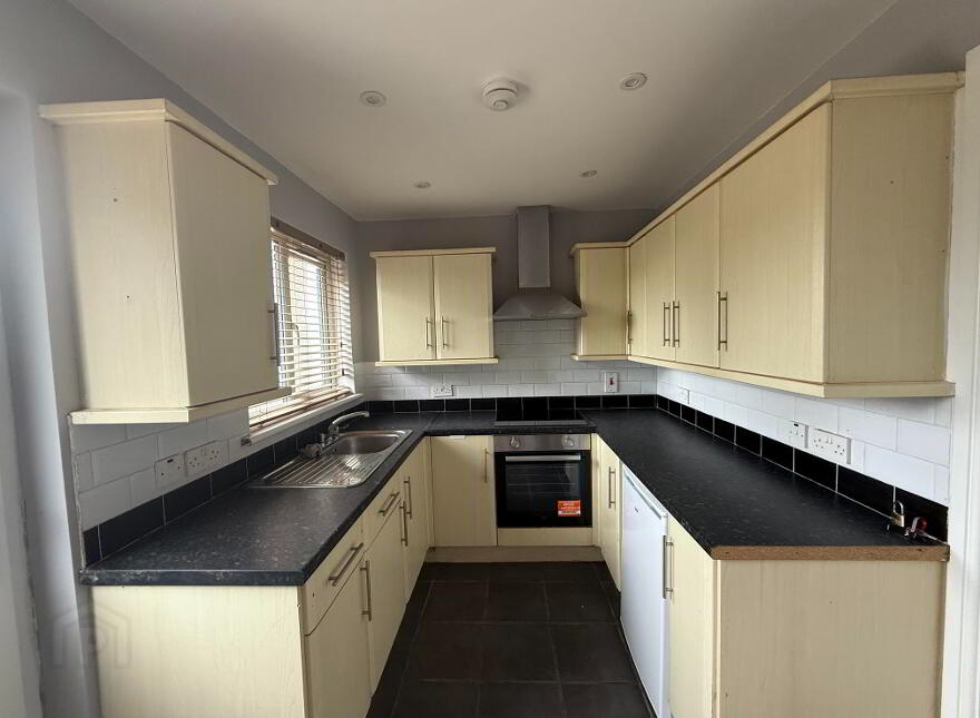 18 West Road, Portglenone, Ballymena, BT44 8BA