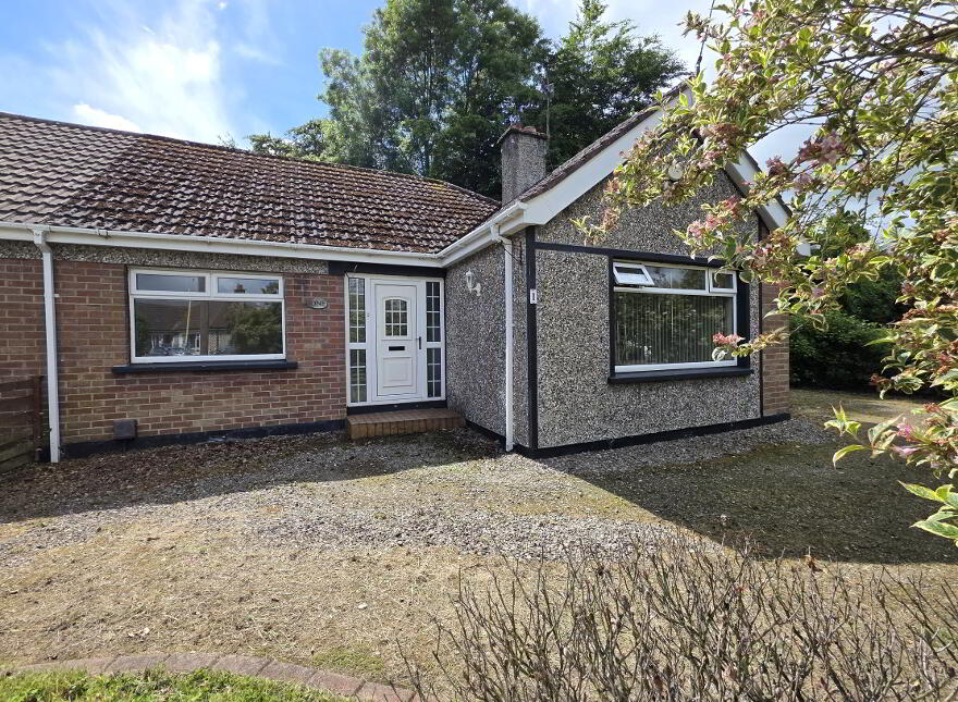 1 Ashgrove Park, Strabane, BT82 9EG