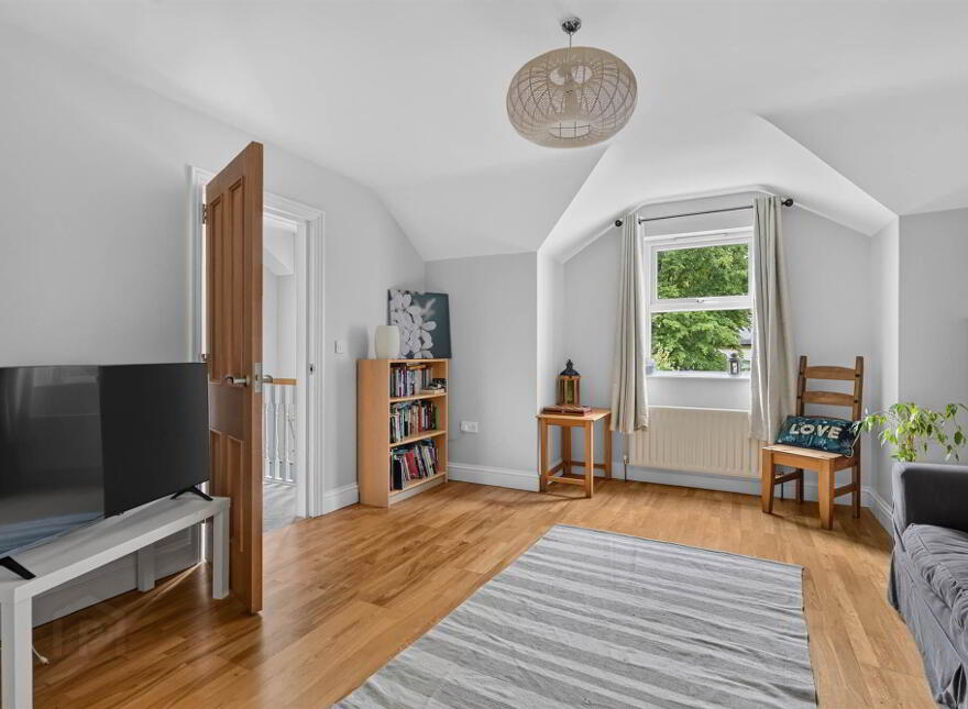 80B South Parade, Belfast, BT7 2GQ