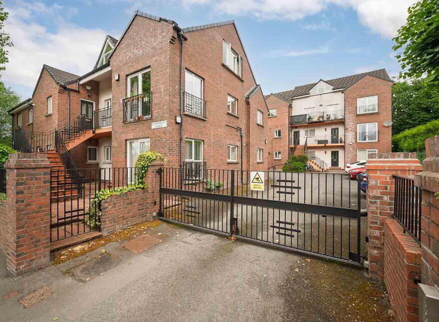 2 Stranmillis Reach, Belfast, BT7 1QZ
