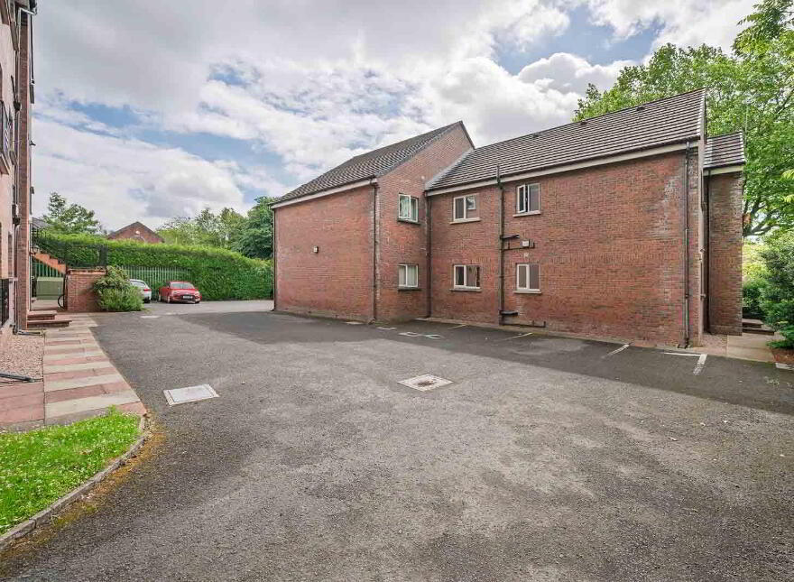 2 Stranmillis Reach, Belfast, BT7 1QZ