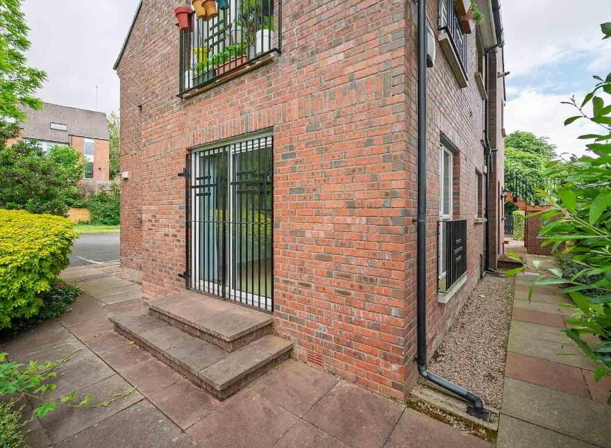 2 Stranmillis Reach, Belfast, BT7 1QZ