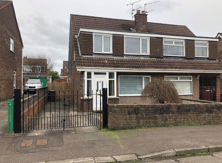 27 Kingsway, Carrickfergus, BT38 7JZ