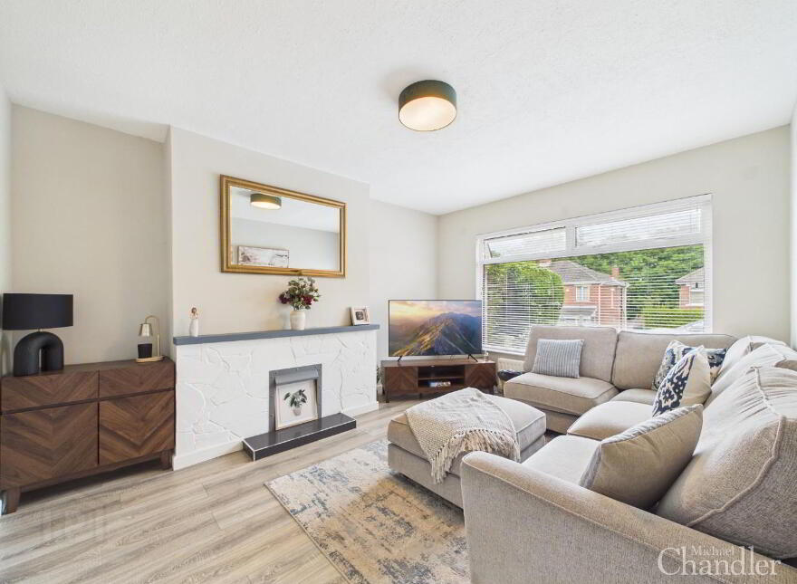 23 Glencregagh Park, Belfast, BT6 0NS