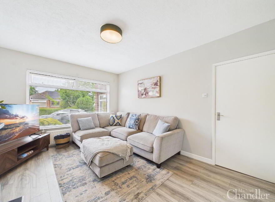 23 Glencregagh Park, Belfast, BT6 0NS