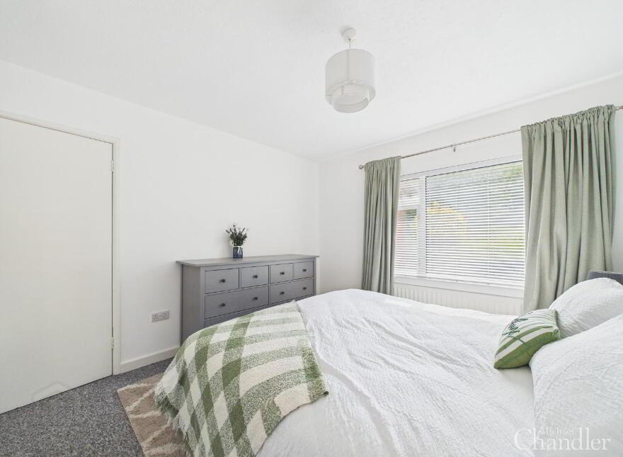 23 Glencregagh Park, Belfast, BT6 0NS
