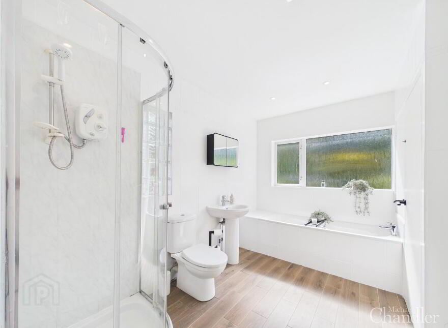 23 Glencregagh Park, Belfast, BT6 0NS
