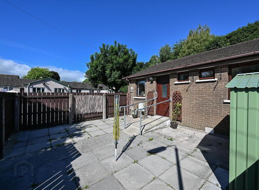 23 Ardgheean Gardens, Bangor, BT19 1SW