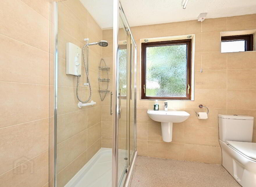 23 Ardgheean Gardens, Bangor, BT19 1SW