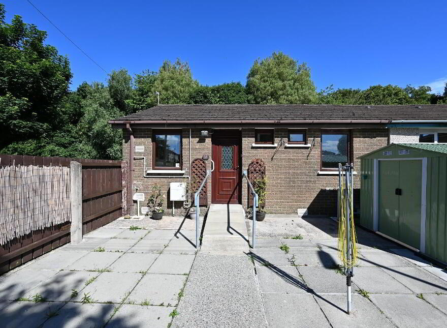 23 Ardgheean Gardens, Bangor, BT19 1SW