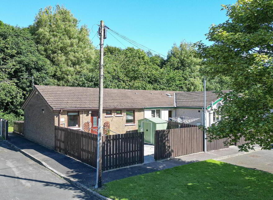 23 Ardgheean Gardens, Bangor, BT19 1SW