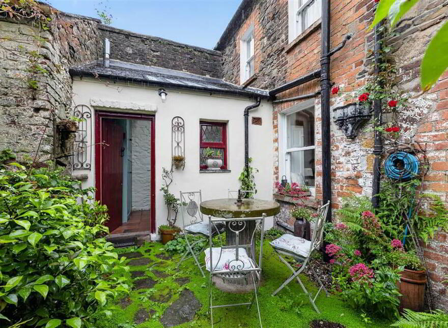 The Coach House, 33 Main Street, Royal Hillsborough, BT26 6AE