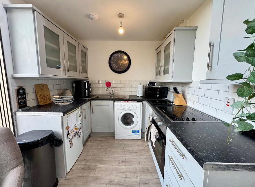40 Balmoral Court, Belfast, BT9 7GR