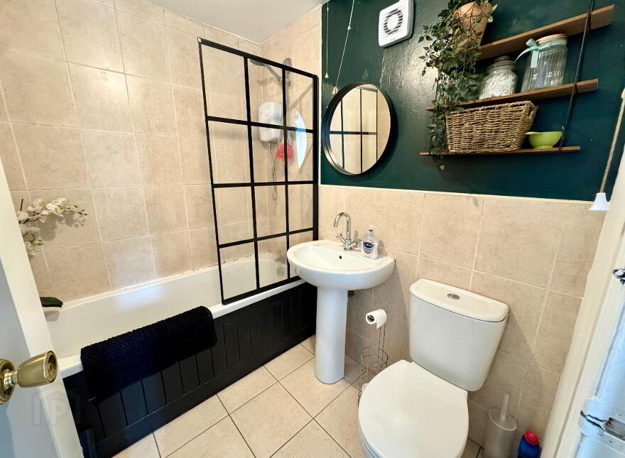 40 Balmoral Court, Belfast, BT9 7GR