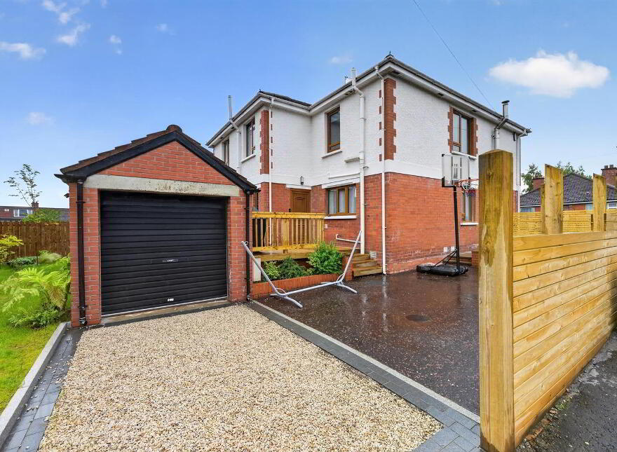 34 Cricklewood Park, Belfast, BT9 5GW