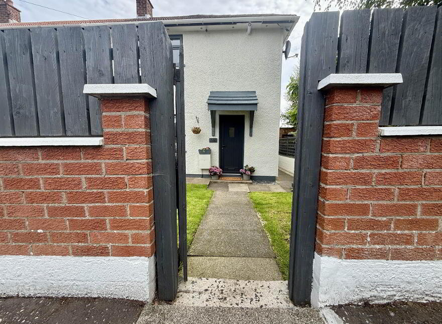 122 Clonduff Drive, Belfast, BT6 9NS